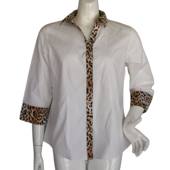 CHICO'S Top, 1/M, White, NO Iron, Leopard Accents, 3/4 sleeves, hidden buttons - Picture 1 of 13